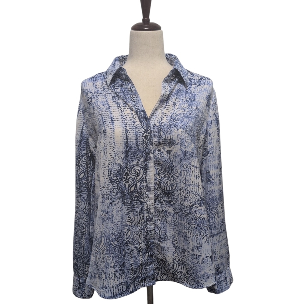 Chicos Blue White Paisley Damask Button Down Shirt Blouse Size 1 M Long Sleeve
